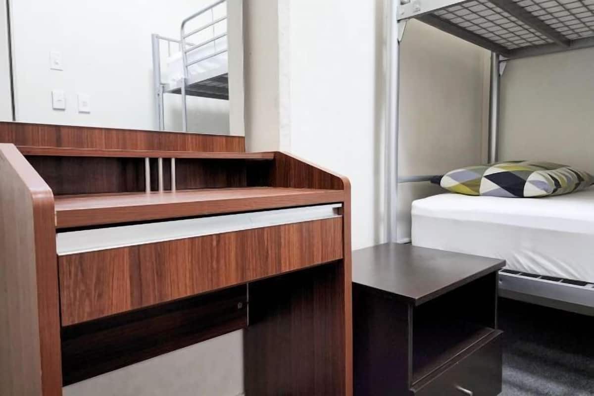 Bureau, chambres insonorisées, Wi-Fi gratuit, draps fournis