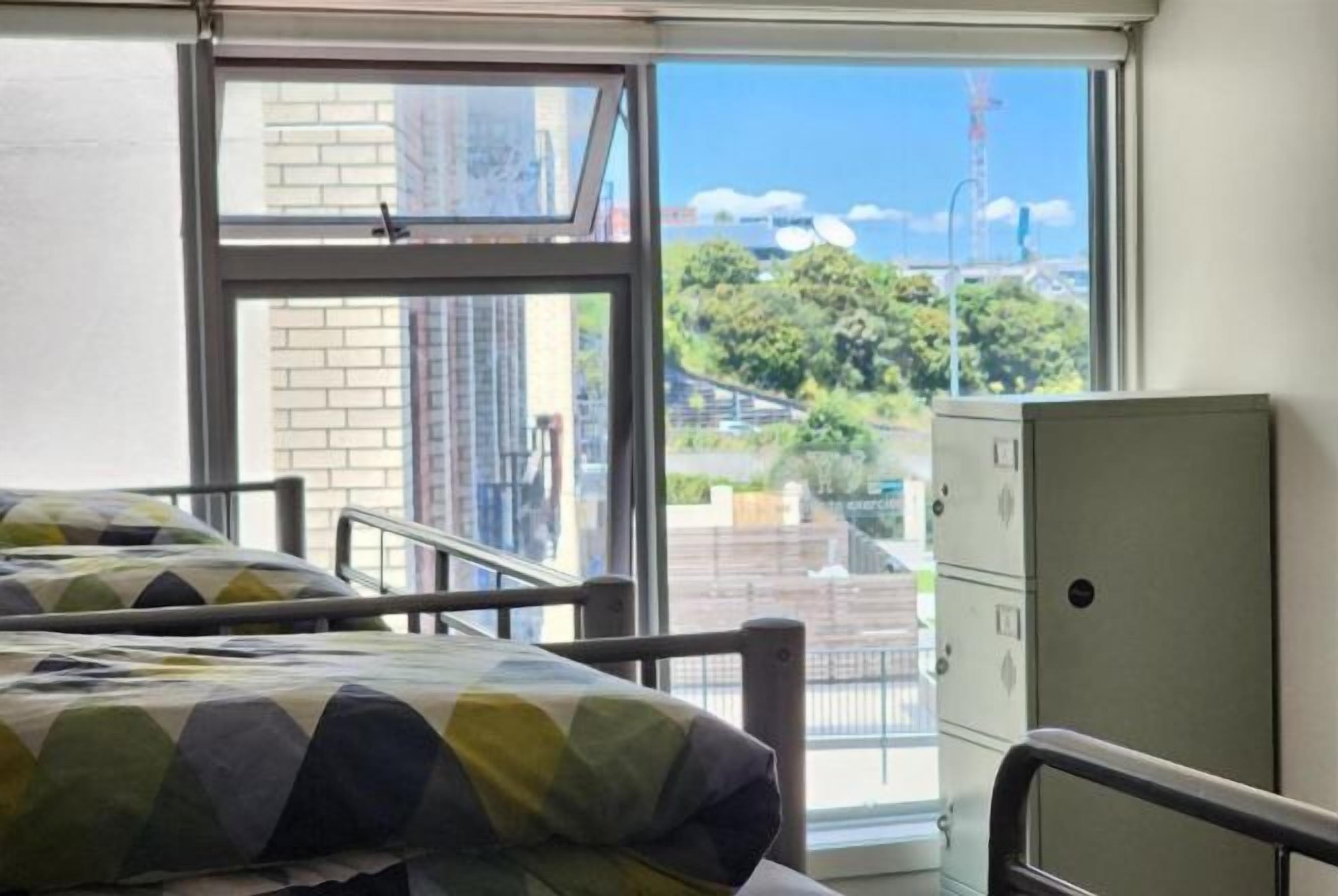 Bureau, chambres insonorisées, Wi-Fi gratuit, draps fournis