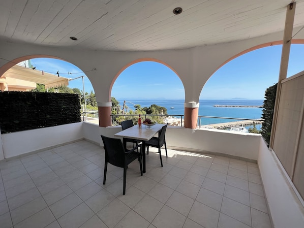 Soundproofing, iron/ironing board, WiFi - Harbour View (Kefalonia)