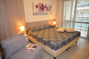 公寓, 陽台 | 1 間臥室、客房內保險箱、隨行嬰兒床、免費無線上網