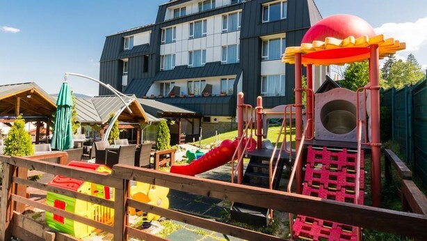 Children's play area - outdoor - Atrium Panoramic Hotel & Spa (Predeal)