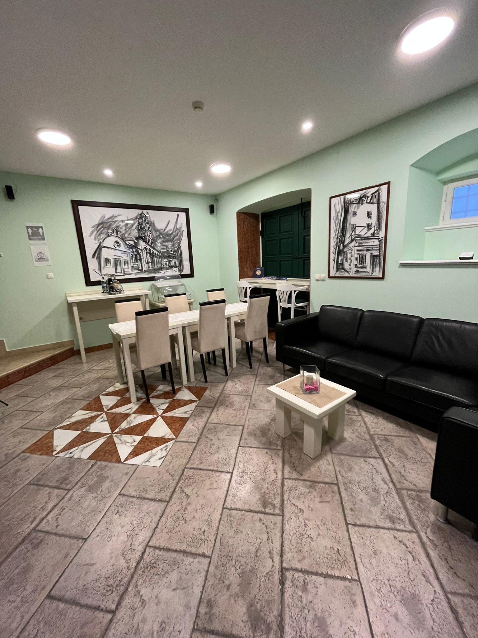 المنشأة من الداخل