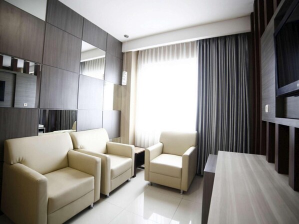 Living area - Hotel Harmoni Tasikmalaya (Tasikmalaya)