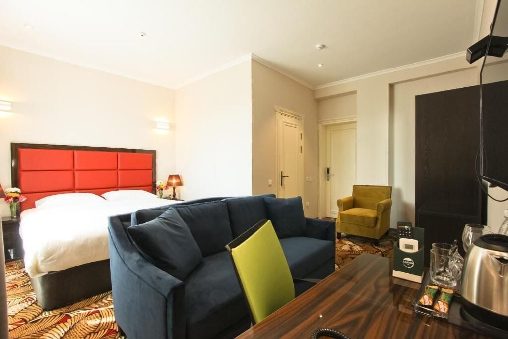 Minibar, coffres-forts dans les chambres, chambres insonorisées