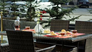 Local and international cuisine