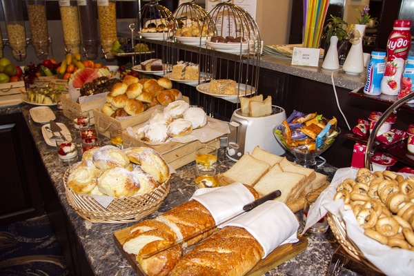 Free daily continental breakfast