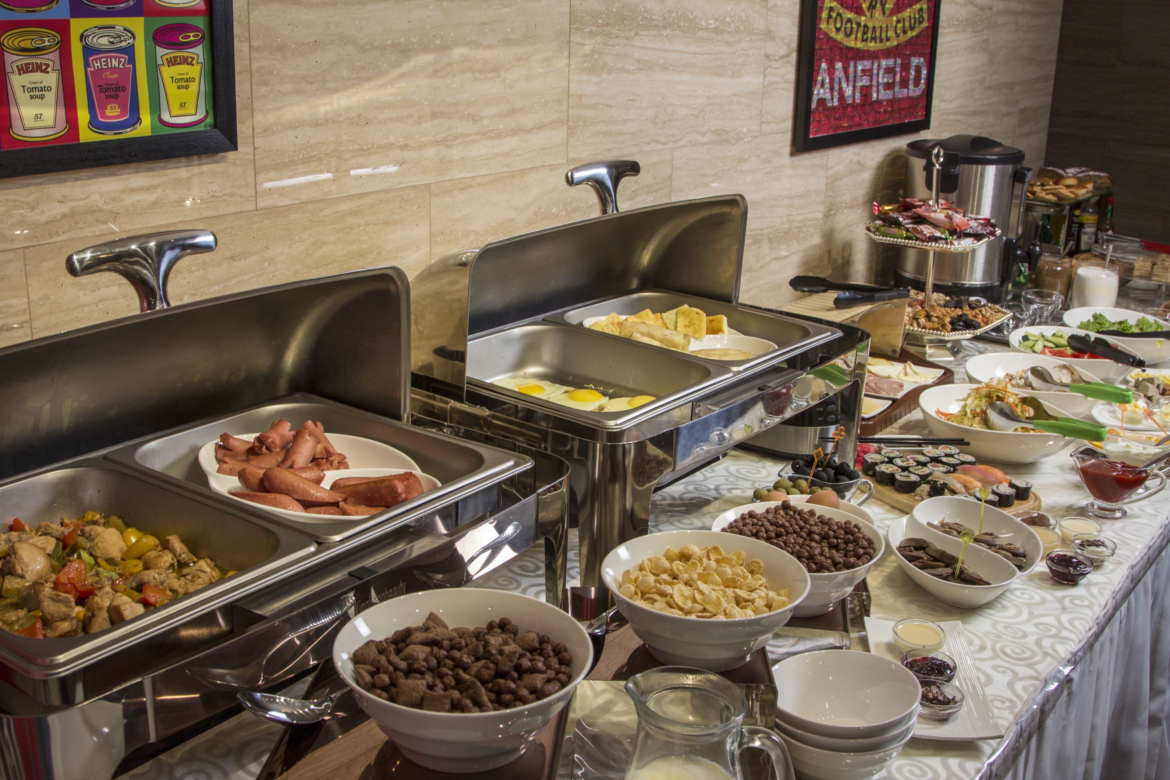 free daily continental breakfast