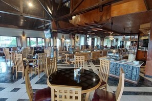 Dining - Sanggabuana Puncak Convention & Resort (Pacet)
