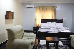 Premium Room, 1 Queen Bed, Non Smoking | Individually furnished, desk, laptop workspace, blackout drapes - Emrosy Hotels (Uyo)