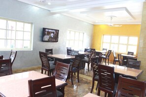 Café da manhã, almoço e jantar