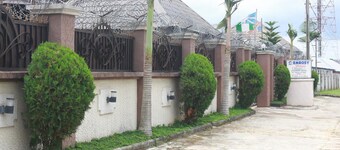 Emrosy Hotels