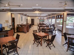 Dining - Pantai Indah Resort Hotel Barat (Pangandaran)