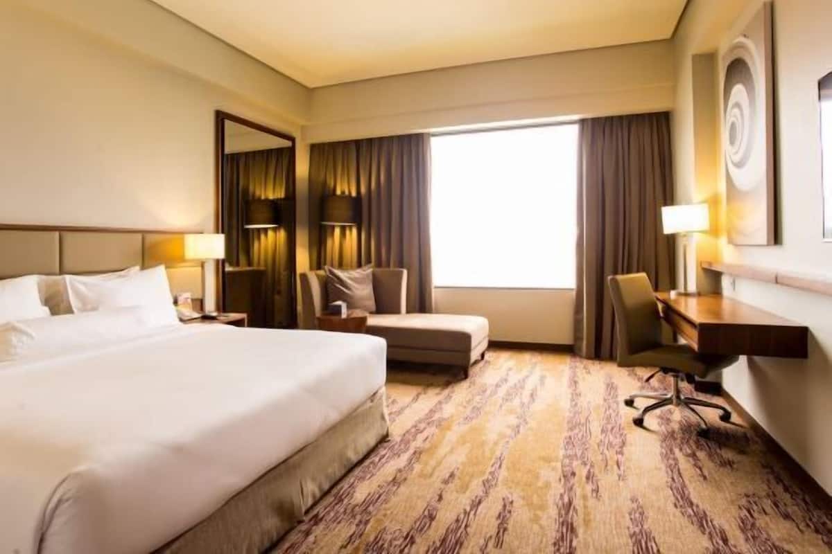Minibar, in-room safe, desk, blackout drapes