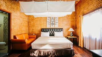 Familienbungalow, 2 Schlafzimmer, Balkon | Schreibtisch, laptopgeeigneter Arbeitsplatz, kostenloses WLAN