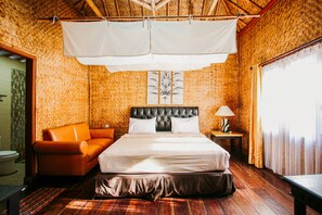 Bungalow Suite Amarilis | Desk, laptop workspace, free WiFi - Bukit Alamanda Resort & Resto (Garut)