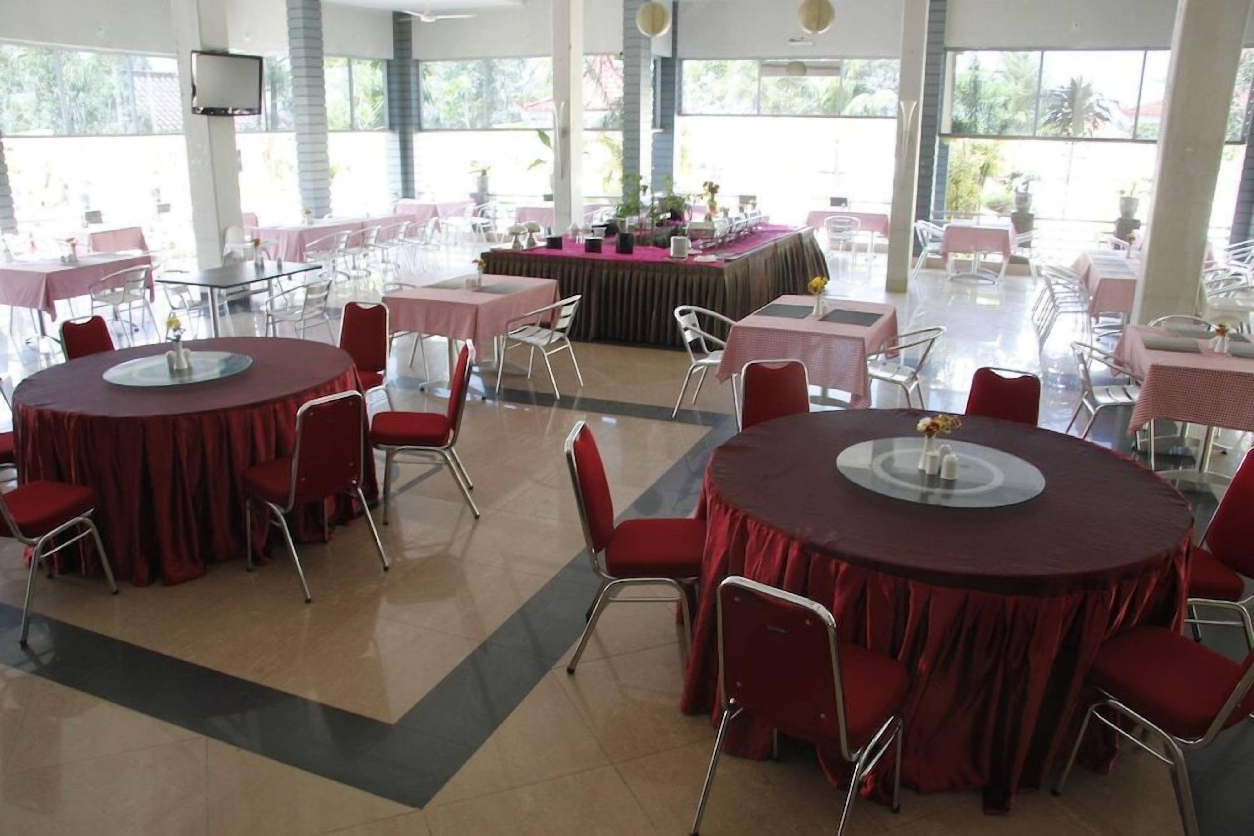 Banquet hall