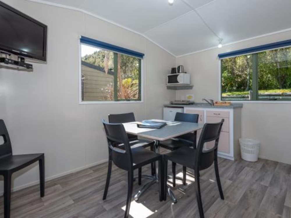 Blue Lake TOP 10 Holiday Park by null