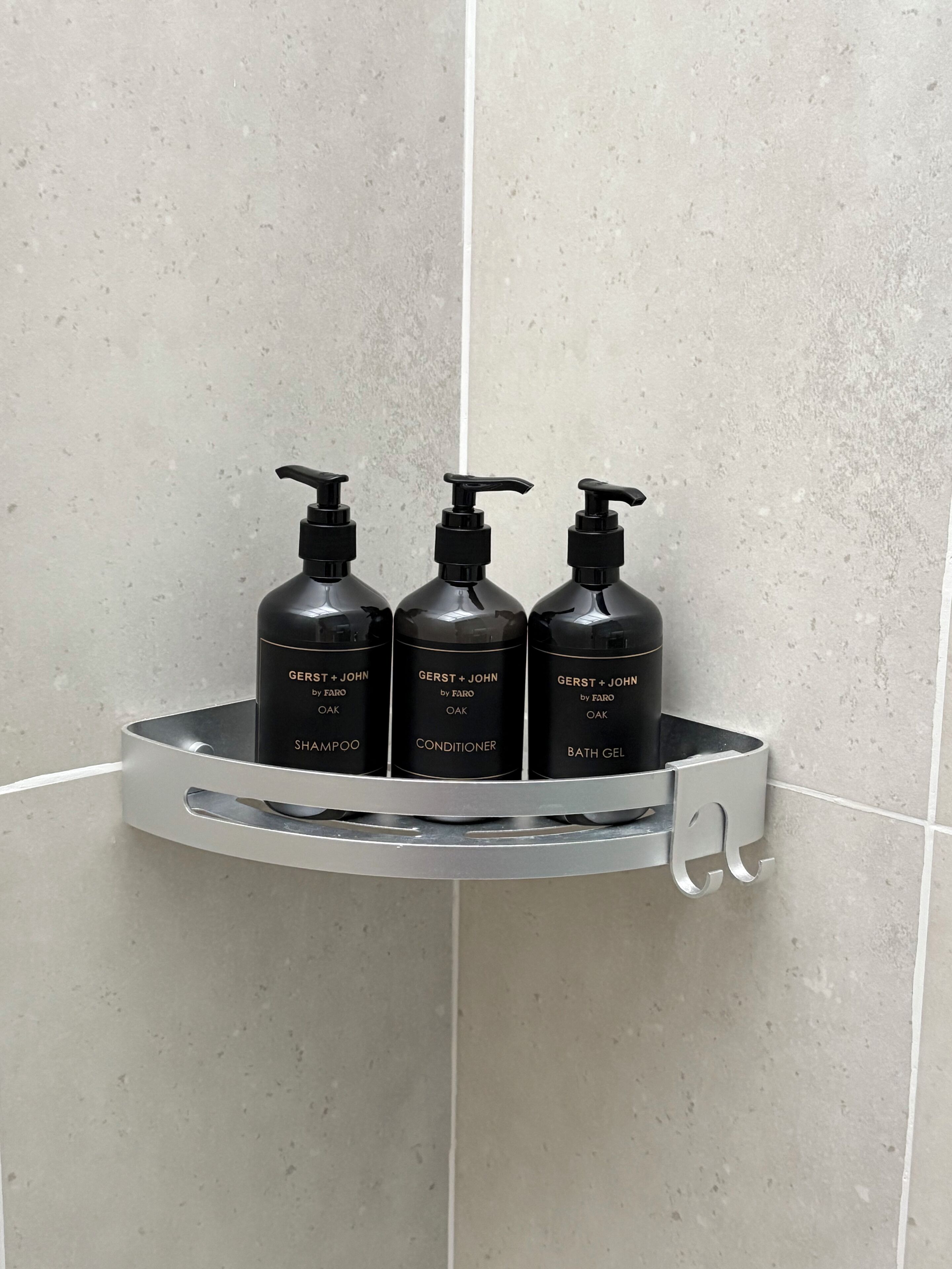 deep-soaking bathtub, free toiletries, hair dryer, towels