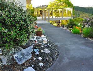 Property grounds - Hopewell B&B (Helena Bay)