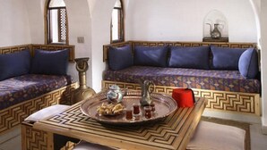 Living room - Royal Holiday Resort Beach and Casino (Sharm El Sheikh)