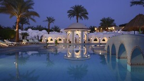 Outdoor pool - Royal Holiday Resort Beach and Casino (Sharm El Sheikh)