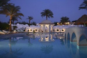 Outdoor pool - Royal Holiday Resort Beach and Casino (Sharm El Sheikh)