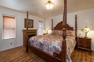 1 habitación, ropa de cama de alta calidad y escritorio 