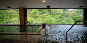 Bathtub, deep soaking tub, free toiletries, slippers - Sansuiso (Fukushima)