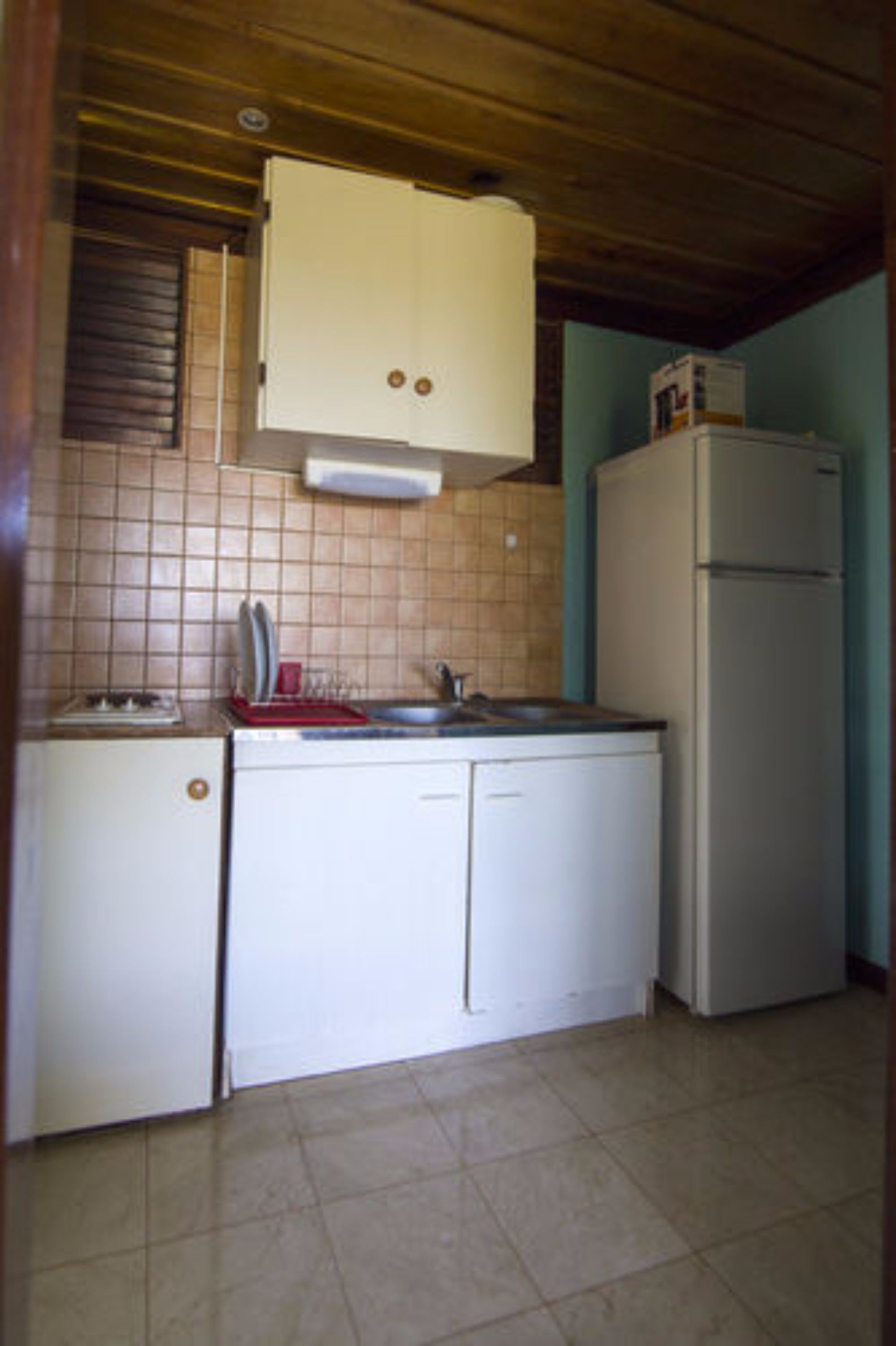 deluxe bungalow, ensuite, garden view | private kitchenette | electric kettle, cookware/dishes/utensils