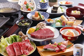 Vierbettzimmer, Mehrere Betten (Japanese Room Annex Hida Beef)