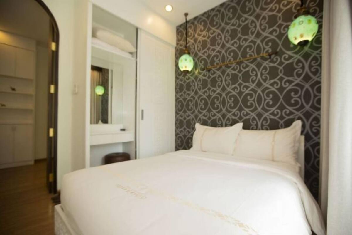 1 bedroom, minibar, desk, laptop workspace