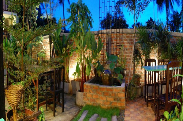 Garden - The Outside Inn (Ubon Ratchathani)