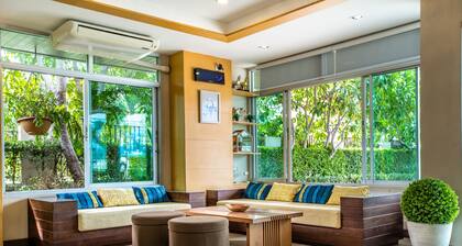 Central place serviced apartment 1