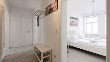 Apartment (8) | 1 bedroom, desk, iron/ironing board, free WiFi