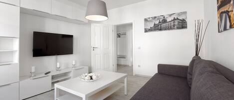 Apartment (8) | Living room