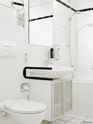 Suite | Bathroom