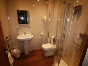 Kamar Double, ensuite | Kamar mandi