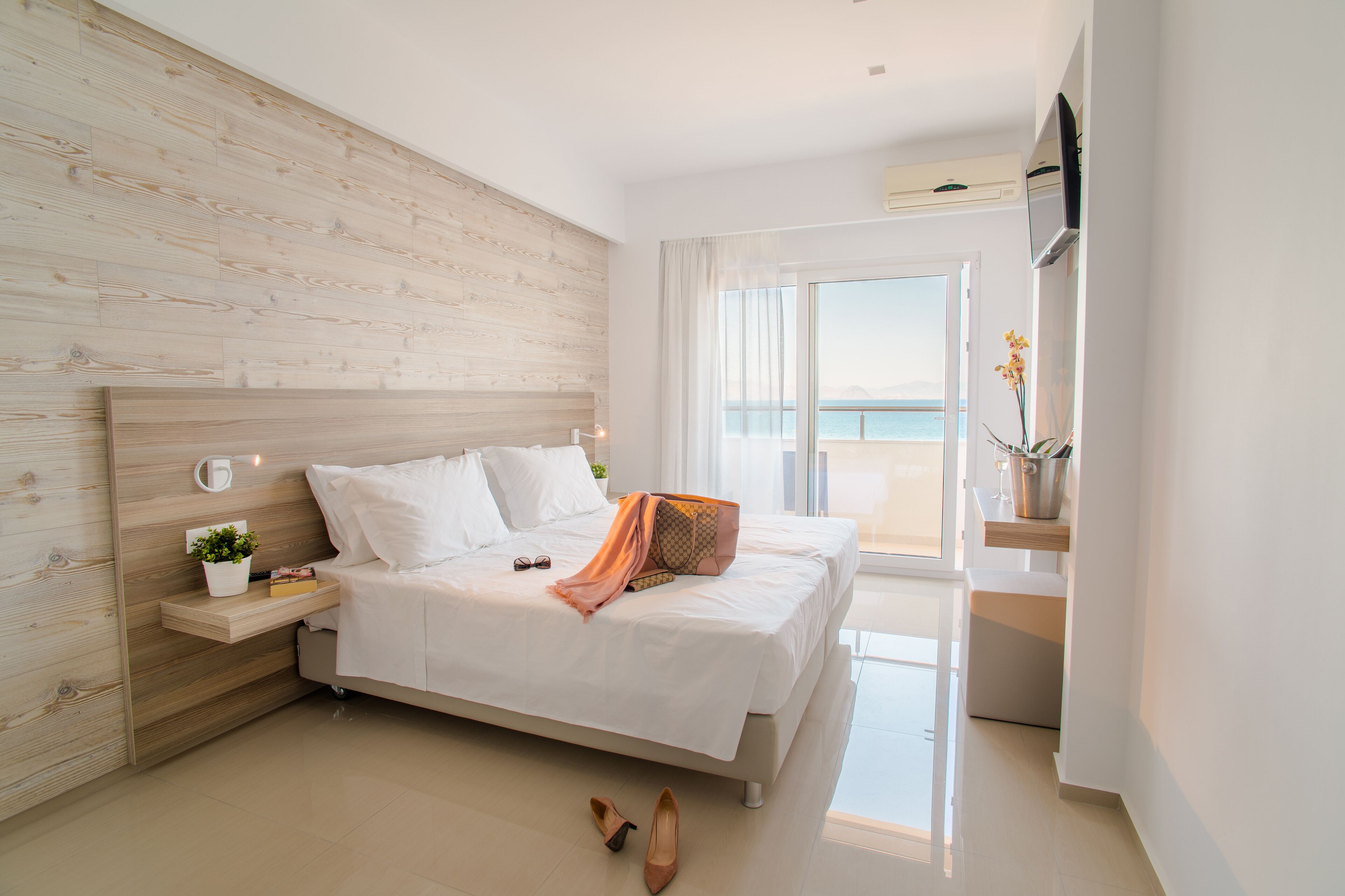 디럭스 스튜디오, 바다 전망 | 고급 침구, 객실 내 금고, 책상, 암막 커튼