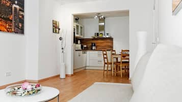 Suite | 1 bedroom, iron/ironing board, free cribs/infant beds, travel crib