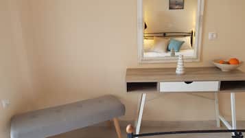 Studio, Mountain View | Room amenity