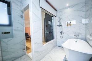 Bathroom - Here B&B (Magong)