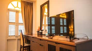 Standard Double Room | In-room safe, desk, free WiFi, bed sheets