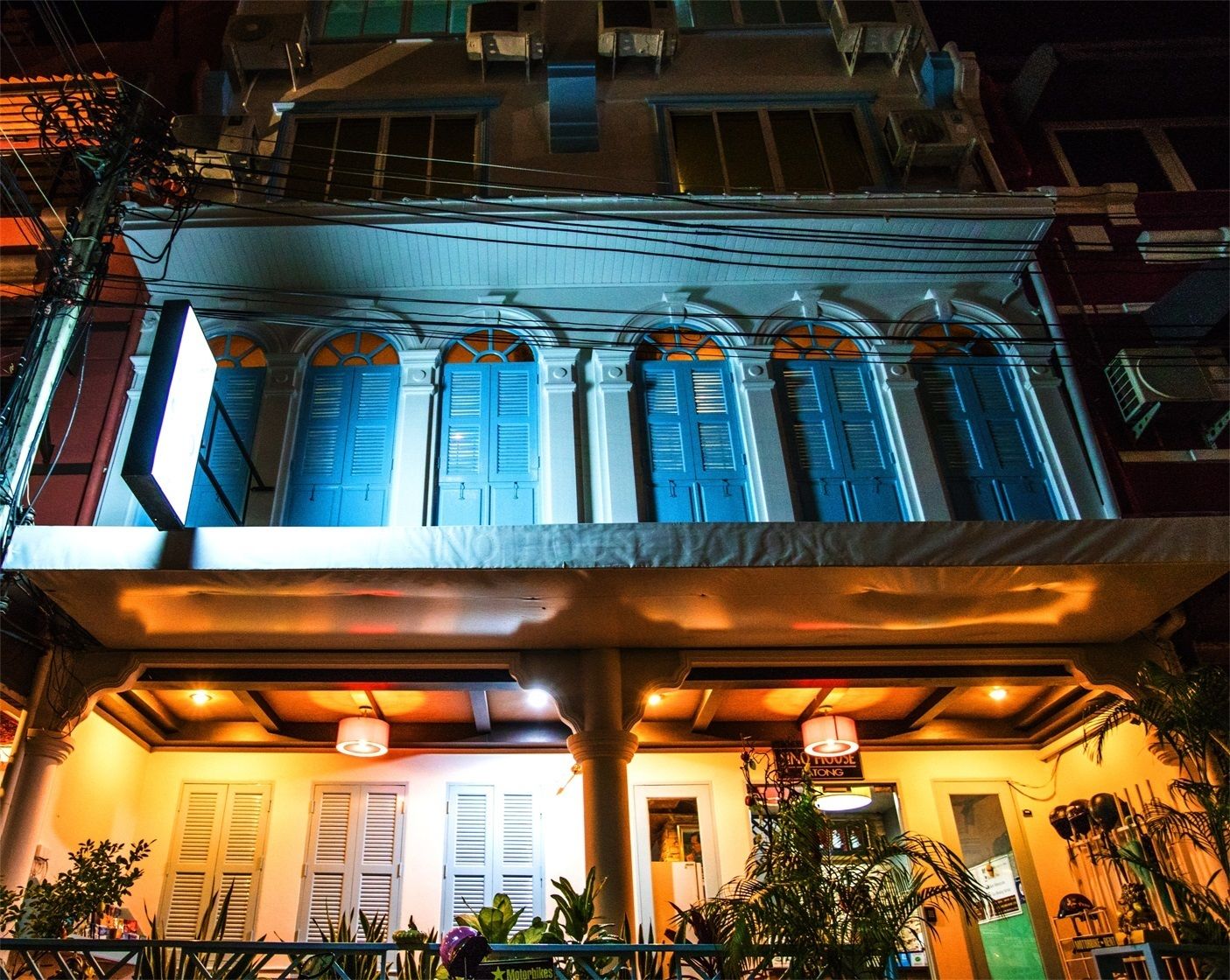 Façade de l’hébergement - soirée/nuit