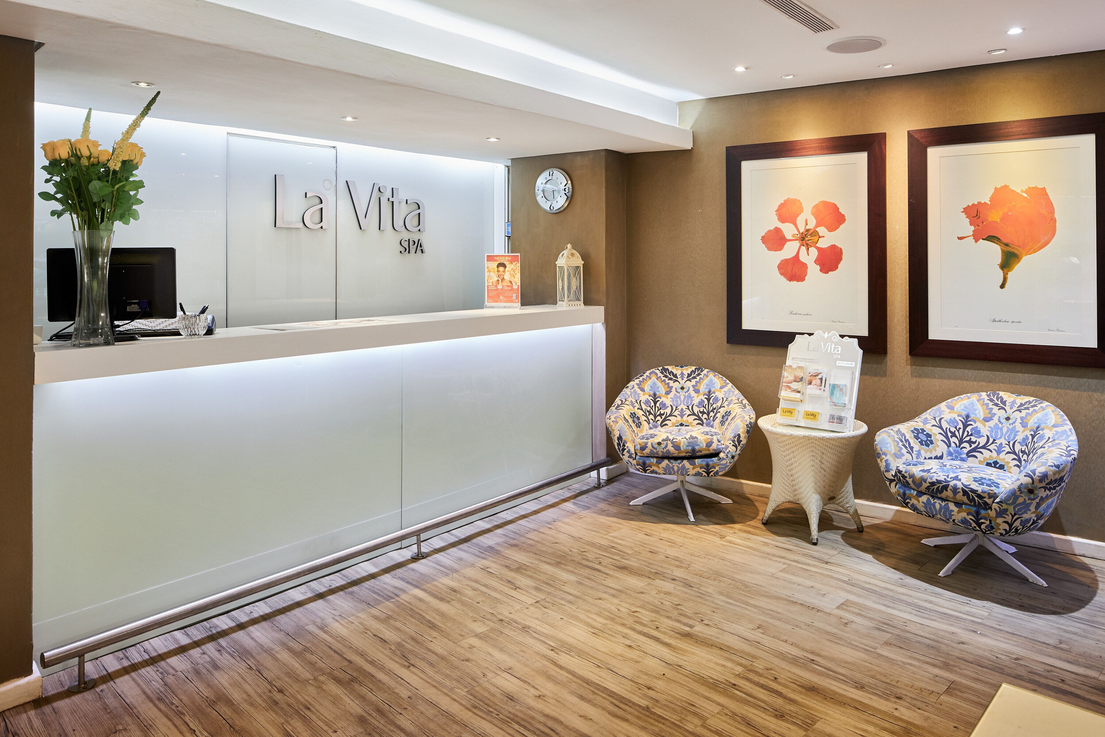 Couples treatment room(s), hot tub, steam room, body treatments