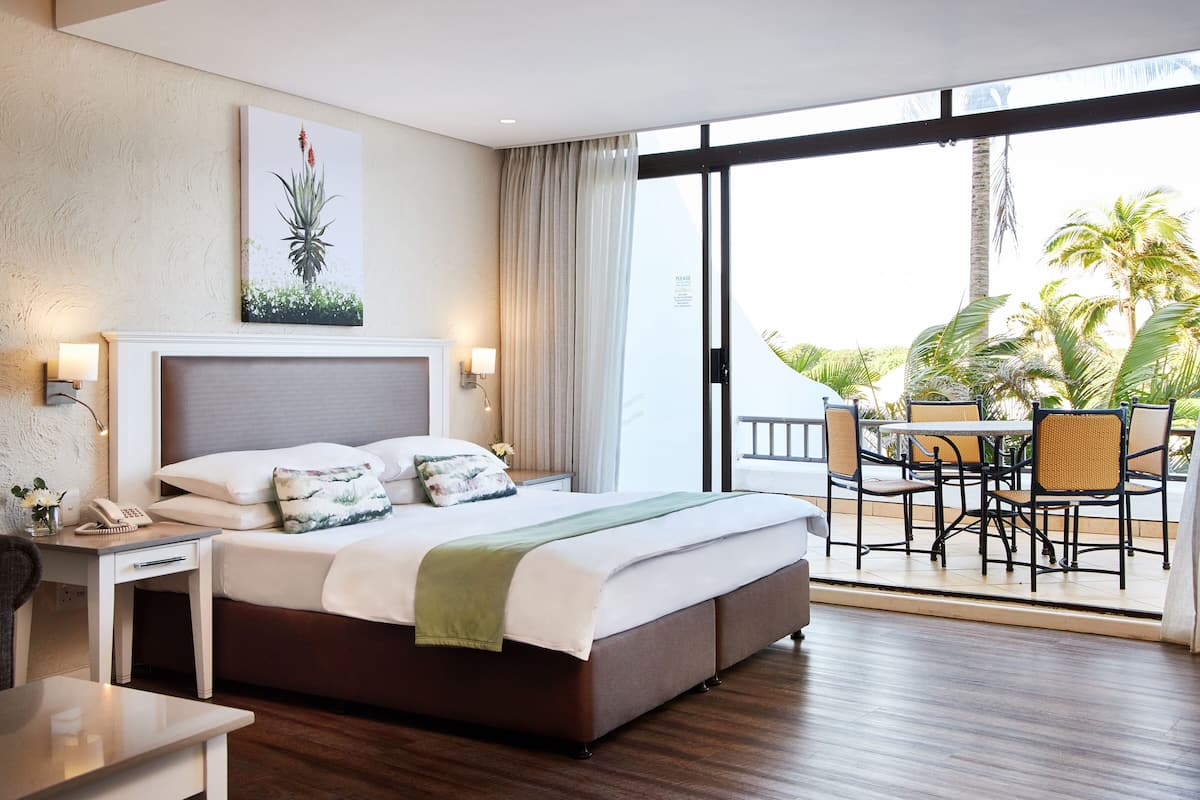 Studio, Balcony | 1 bedroom, hypo-allergenic bedding, in-room safe, desk