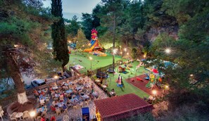 Außen-Kinderspielplatz