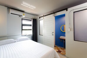 Double Room | Blackout drapes, free WiFi, bed sheets - bloo Hostel (Phuket)