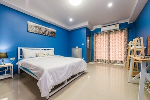 Superior Double Room | Minibar, individually decorated, rollaway beds, free WiFi - Sweet Dreams Guest House (Phetchaburi)