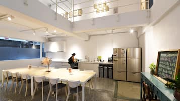 Free daily cooked-to-order breakfast