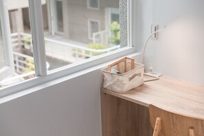 Klassieke eenpersoonskamer, privébadkamer | Geluiddichte muren, gratis wifi, beddengoed, rolstoeltoegang